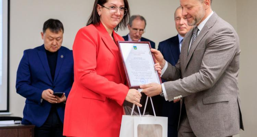 Медики ДВФУ получили награды за работу на передовой СВО