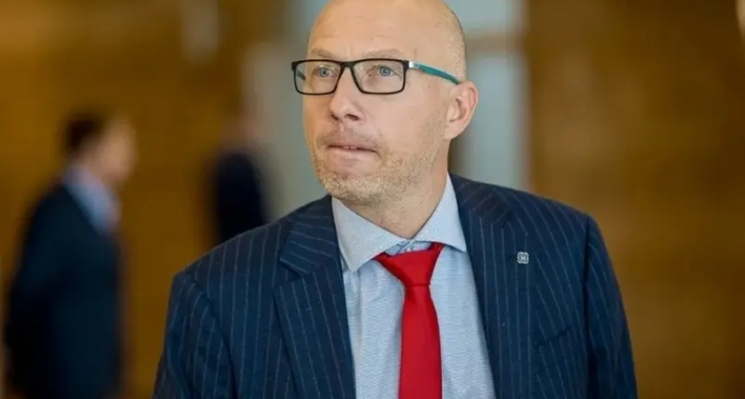 Суд создал первый в России прецедент: депутату вернули мандат за прогулы