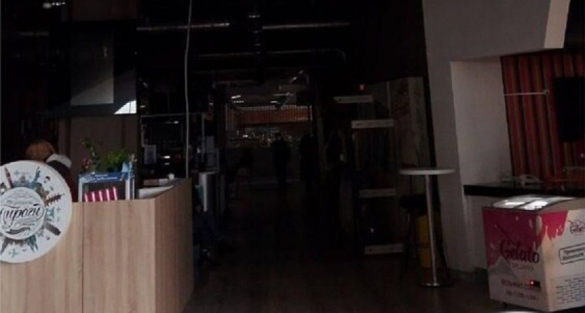 Крупнейший ТЦ Владивостока разделился на две части: свет и полумрак