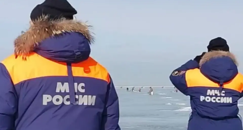 300 рыбаков получили предупреждение: лед в Приморье стал смертельно опасным