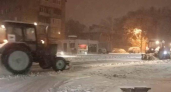 18 единиц спецтехники вышли на круглосуточную битву со снегопадом в Уссурийске