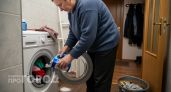 Перестаньте портить вещи при каждой стирке: мастер объяснил куда именно нужно засыпать порошок для чистоты