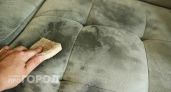Забыла про дорогие услуги химчистки: смешиваю эти два средства для идеальной чистоты любого дивана дома