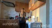 Хватит оттирать жир на кухне: обычное растительное масло очистит фасады до блеска за пару простых движений