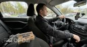 Бросьте кусок мыла в бардачок машины: простой способ избавиться от запотевших стекол и лишних трат в дороге