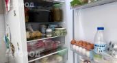 Ставлю стакан с водой в холодильник каждый вечер: простой трюк помогает экономить время на уборке продуктов