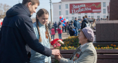 В Фокино социальный проект «Знамя Победы» объединил горожан к 80-летию Победы