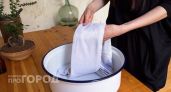 Выкинула кастрюли для кипячения: достаточно пары ложек этого средства на таз чтобы вернуть белизну ткани