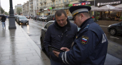 На улице Полярной во Владивостоке сгорели два автомобиля: полиция проверяет