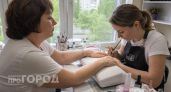 Минус десять лет за один визит: какая форма ногтей делает руки визуально моложе после сорока пяти лет