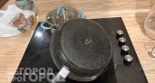 Перестала покупать дорогую бытовую химию: мои сковородки сияют чистотой благодаря простому ресторанному методу