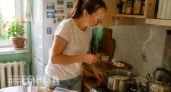 Перестаньте мучиться с кастрюлями: этот метод приготовления пельменей делает их сочными и в разы вкуснее