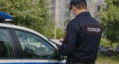 Женщина согнала чужого ребенка с качелей и обругала матом во Владивостоке