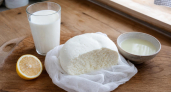 Больше не трачу деньги на сырный отдел: из литра молока и простых продуктов готовлю нежный сыр за 20 минут