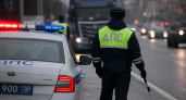 Во Владивостоке мотоциклист погиб после разворота грузовика через сплошную