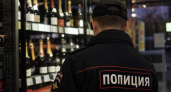 В Артёме полицейский рейд пресек ночную торговлю спиртным в магазине на улице Лазо