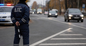 Во Владивостоке полиция нашла по видео в соцсетях водителя, не пропустившего скорую