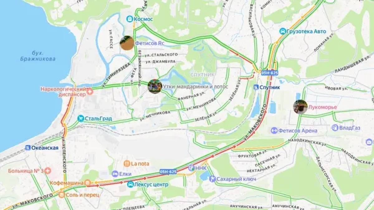 Трехкилометровая пробка заблокировала Владивосток после празднования Ураза-байрама