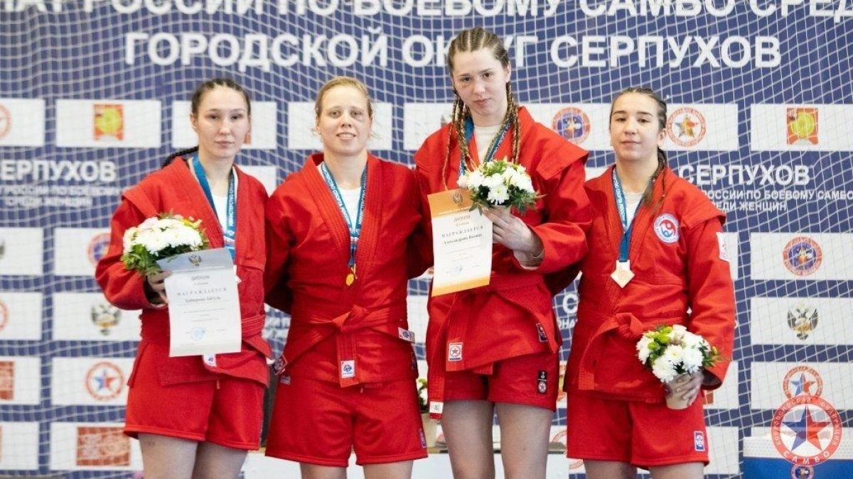 Дебютантка из Уссурийска взяла серебро первого женского чемпионата России по боевому самбо