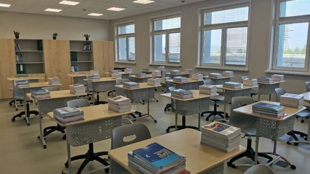 Кожемяко осмотрел инженерные классы в обновлённой школе Находки