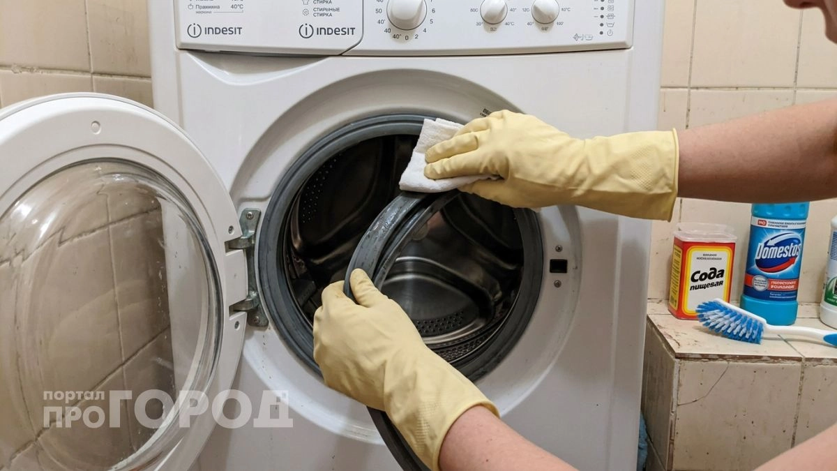Один состав убирает чёрный налёт с резинки стиралки так, что она выглядит как новая