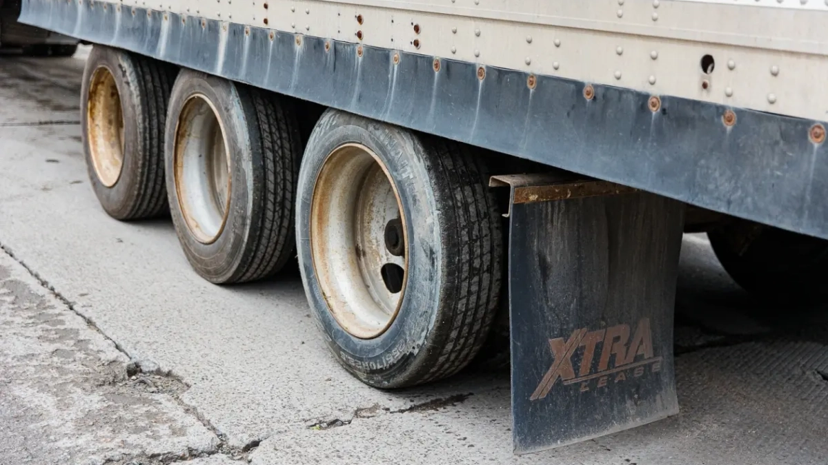 В Приморье с 26 марта ограничат нагрузку на ось для грузовиков