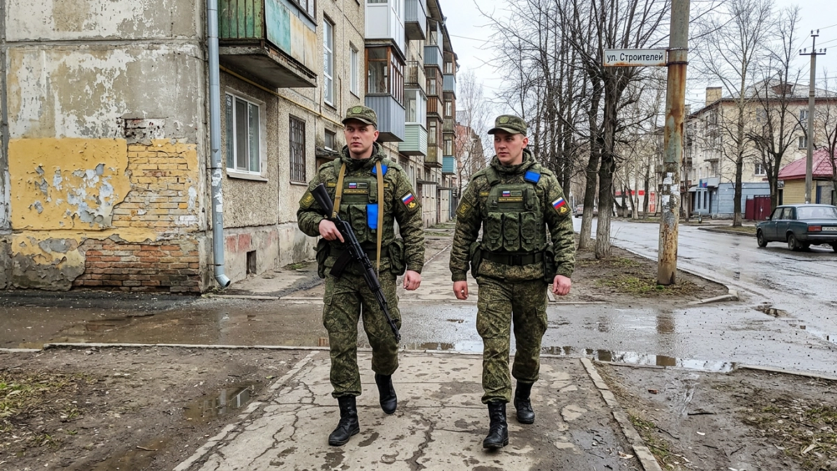 Во Владивостоке задержали четырёх мигрантов с просроченными документами — один в розыске