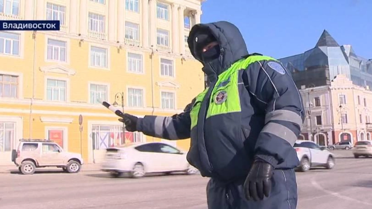 На Светланской ввели ограничение 40 км/ч: вдоль дороги выстроили цепочку камер