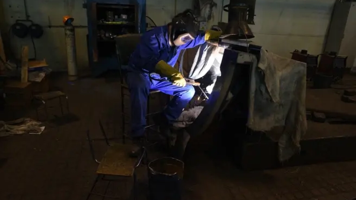 Сварщики в Приморье зарабатывают почти 200 тысяч рублей в месяц
