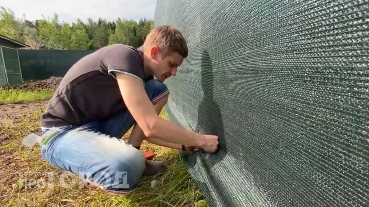 Забор за копейки своими руками: потратил один выходной и сэкономил бюджет, теперь весь поселок просит рецепт