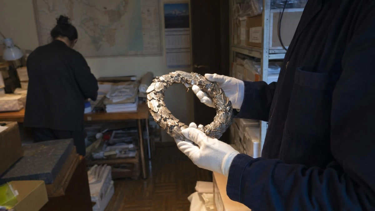 Венок с парижской могилы Муравьева-Амурского вернулся во Владивосток после реставрации