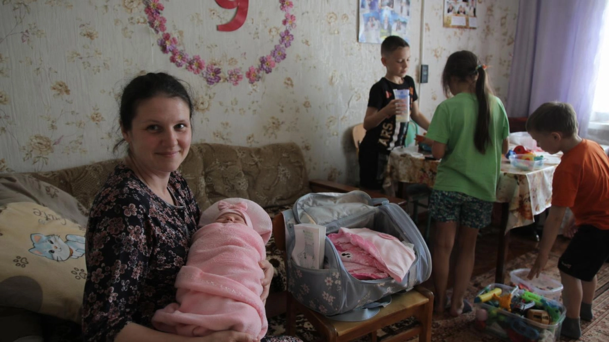 Девятый ребёнок в семье из Надеждинского района: девочка весом 3,5 кг