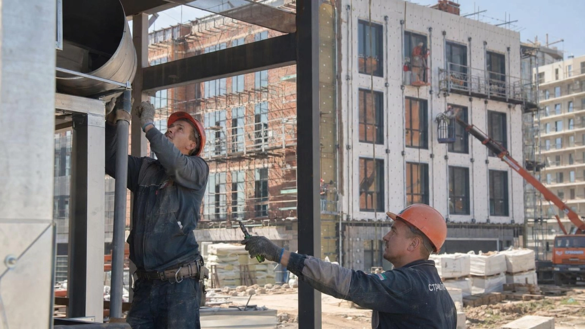 Губернатор Кожемяко взял под контроль стройку поликлиники в Находке