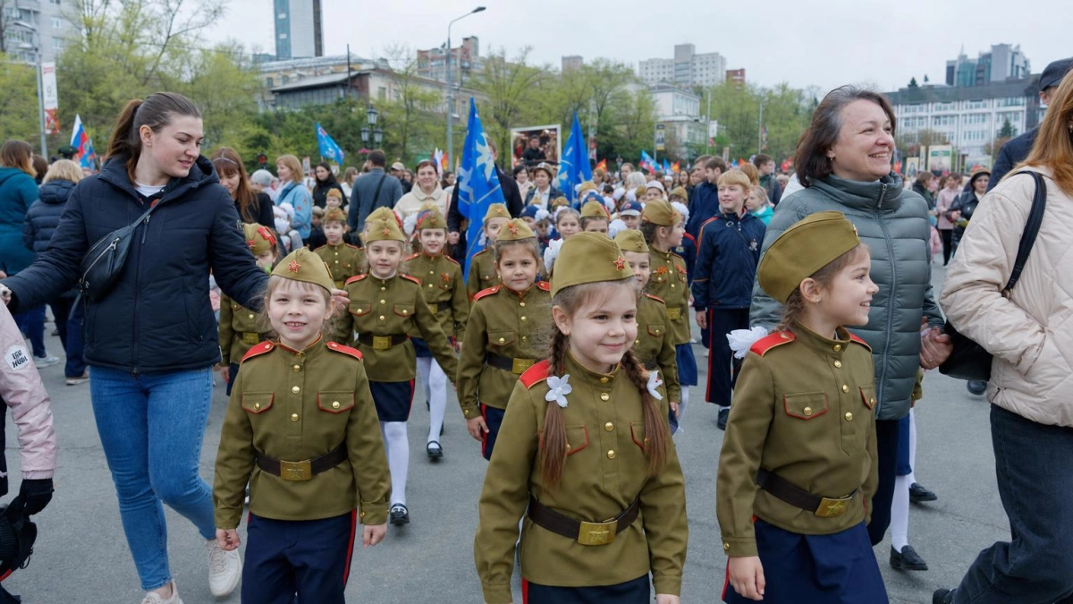 330 первоклассников в военной форме пройдут парадом во Владивостоке
