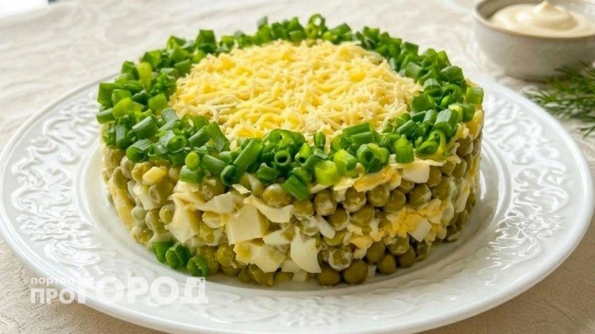 Всего четыре доступных продукта и пять минут времени: готовлю изысканный салат пока закипает чайник