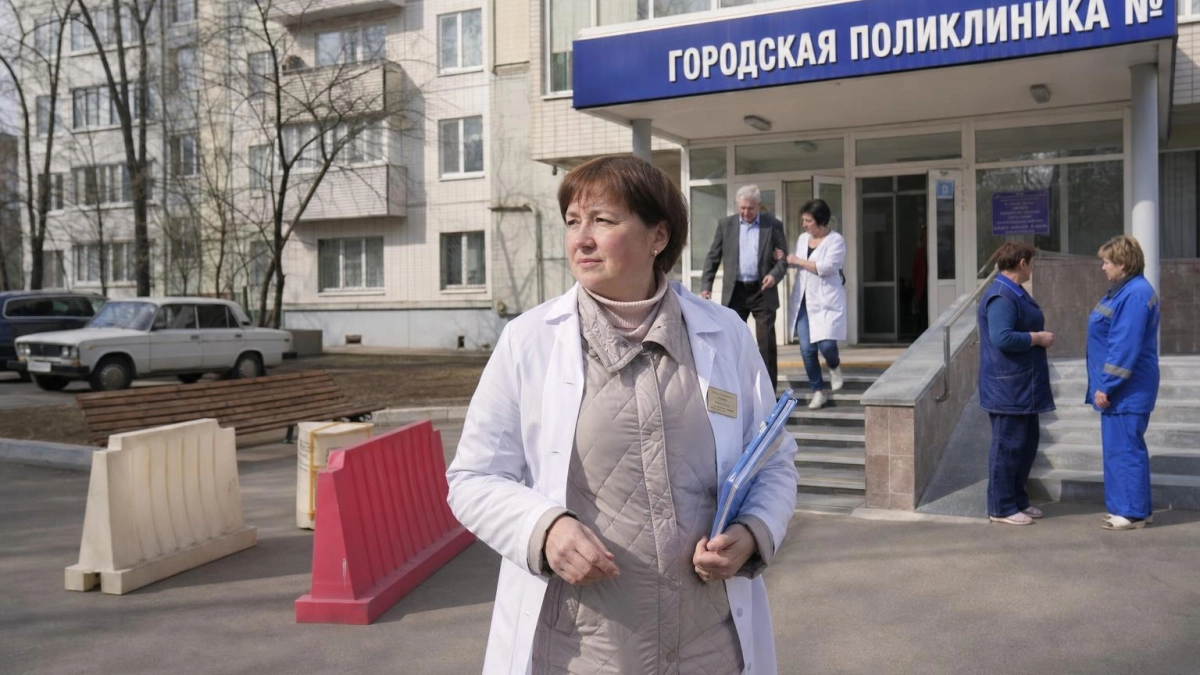 Три поликлиники и ТЦ во Владивостоке эвакуировали из-за сообщений о минировании