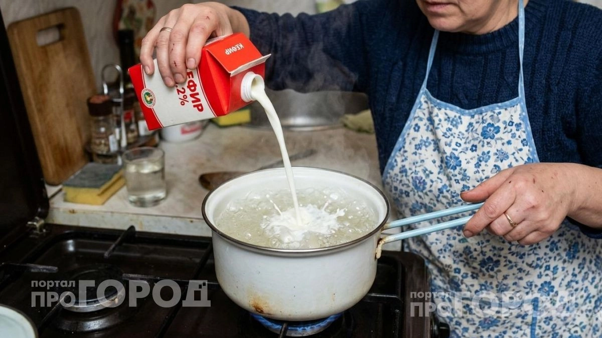 Больше не покупаю дорогую рикотту в магазине: просто довожу кефир до кипения и получаю деликатес за копейки