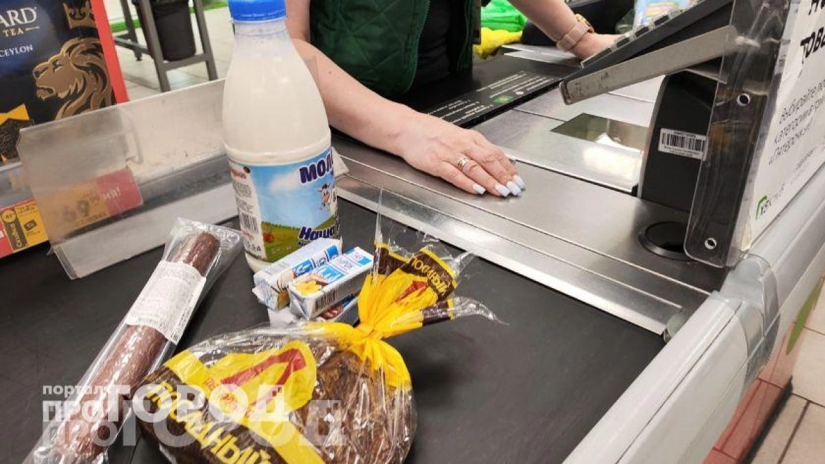 Работаю в Пятерочке и предупреждаю: эти продукты по желтым ценникам опасны для здоровья вашей семьи
