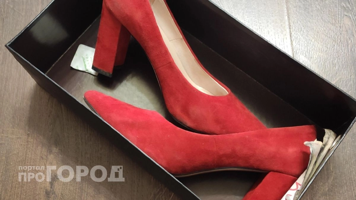 Хватит мучиться в тесной обуви: один простой прием с феном поможет растянуть любую пару до нужного размера