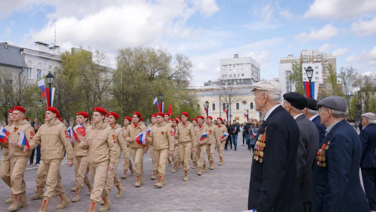Более тысячи военных прошли парадом в Уссурийске в честь 81-летия Победы