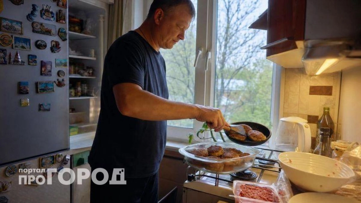 Перестаньте портить фарш: добавьте этот простой ингредиент при жарке и ваши котлеты станут сочными навсегда