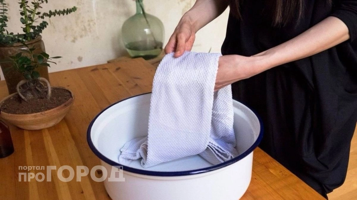 Выкинула кастрюли для кипячения: достаточно пары ложек этого средства на таз чтобы вернуть белизну ткани