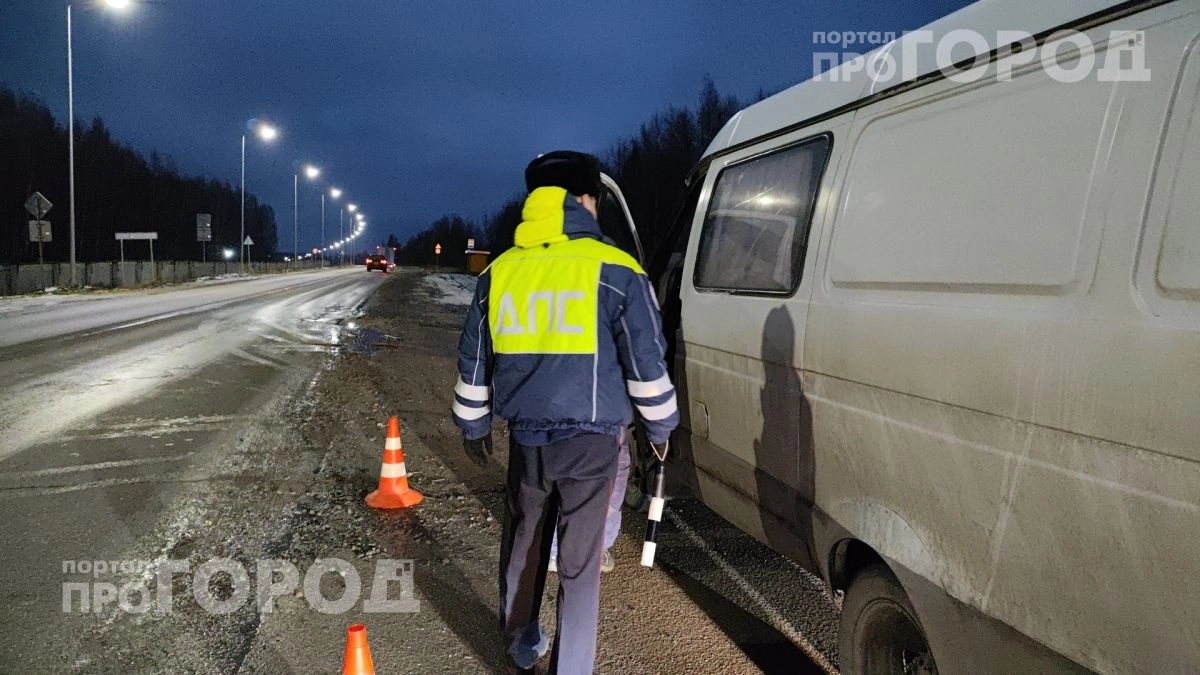 Инспектор ДПС настойчиво просит дунуть в алкотестер: используйте эти три фразы для быстрой проверки прав
