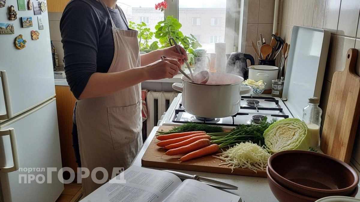 Больше не переваривайте овощи: узнайте правильную очередь закладки продуктов в борщ для идеального вкуса
