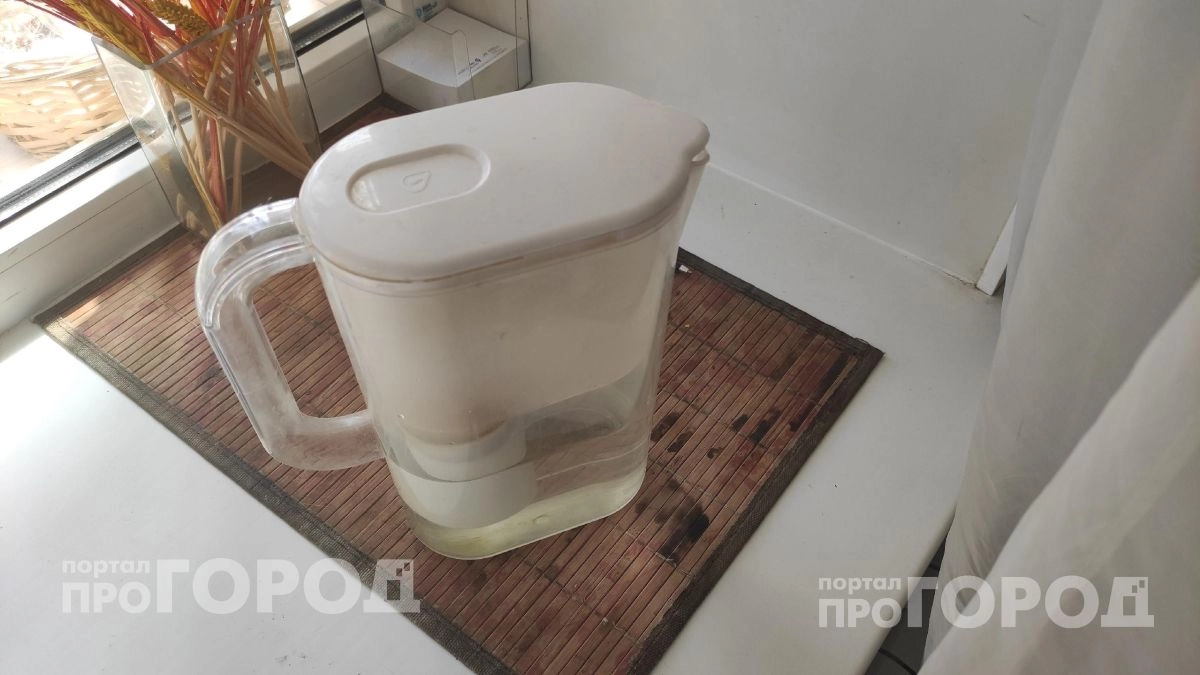 Ваши суставы разрушаются из-за одной привычки: как правильно пить воду, чтобы избежать болей после сорока