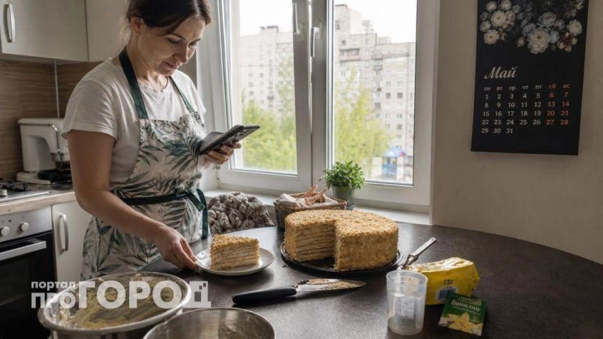 Забыла о долгом замешивании теста: теперь готовлю Наполеон за копейки из самых простых продуктов для всей семьи