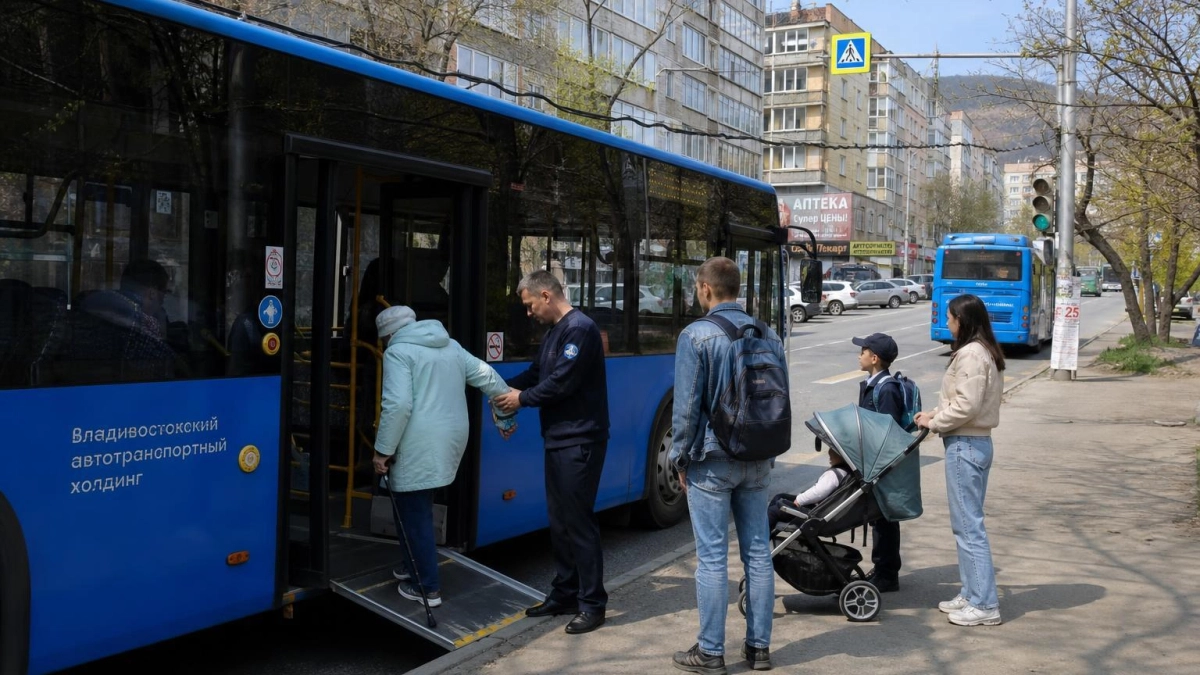 Владивосток закупит 40 автобусов с аппарелями для инвалидов на 1,1 млрд рублей