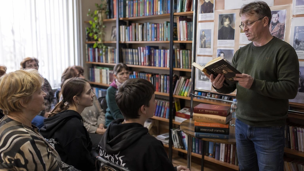 В День славянской письменности уссурийцы встретились с поэтом из Лесозаводска