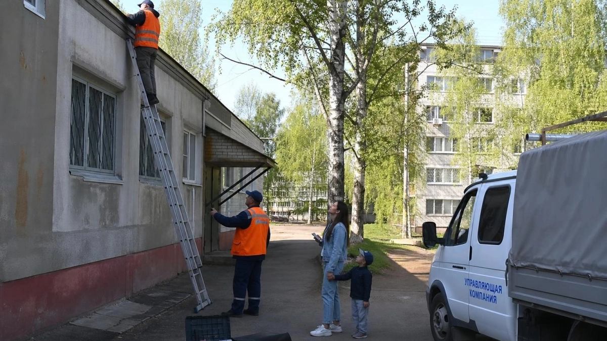 СК расследует аварийное ЖКХ в военном городке Приморья: семьи военных пожаловались на плесень и холод