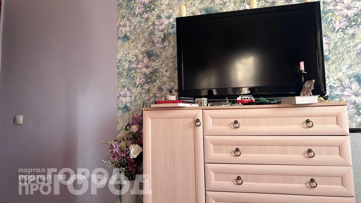 Обычный вазелин заменит десяток дорогих средств: узнайте как упростить быт с помощью копеечного продукта